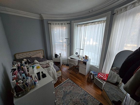 3rd image of 11 Bay State Rd APT 1