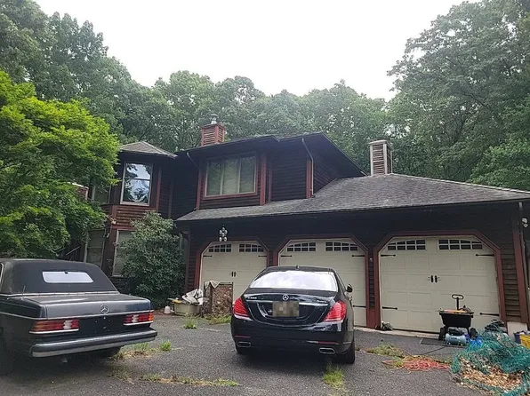 2 Anderson Ct, Millstone Township, NJ 08510