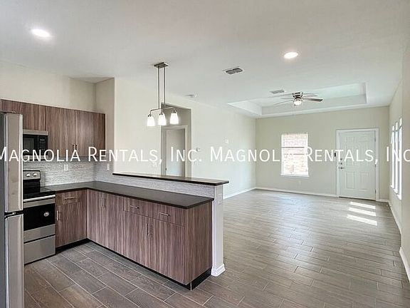 4th image of 1617 W Cortlandt St #3