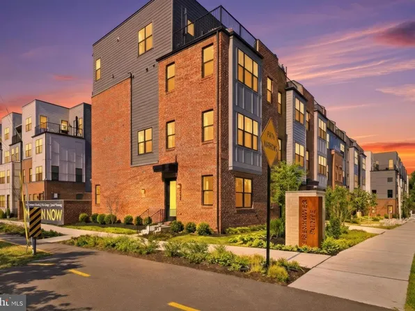 4901 Eisenhower Ave, Alexandria, VA 22304