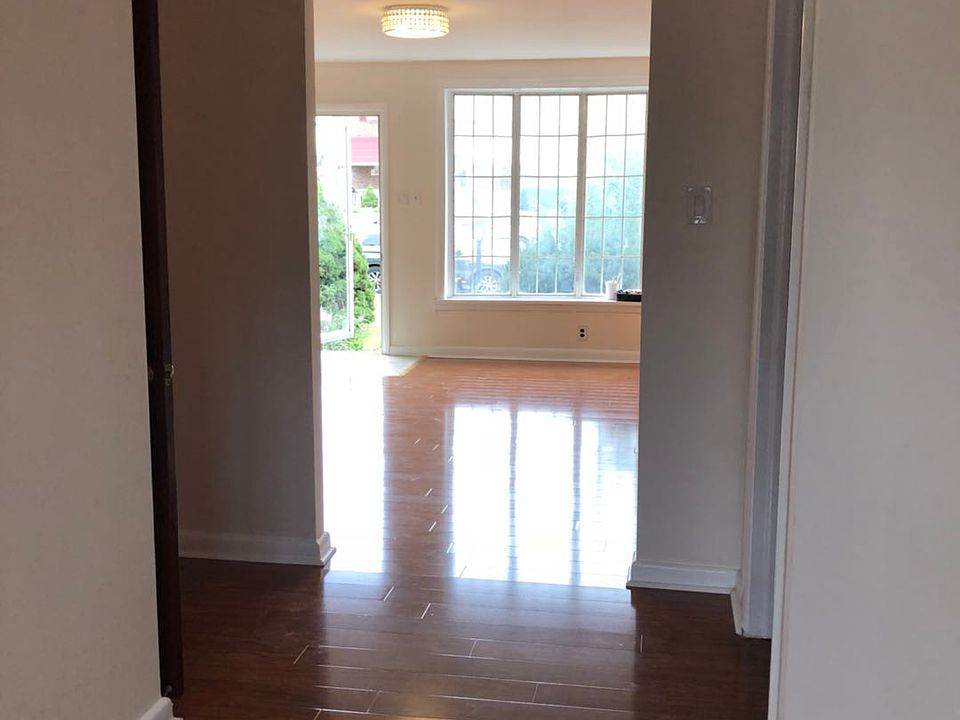 1st image of 2928 Devereaux Ave