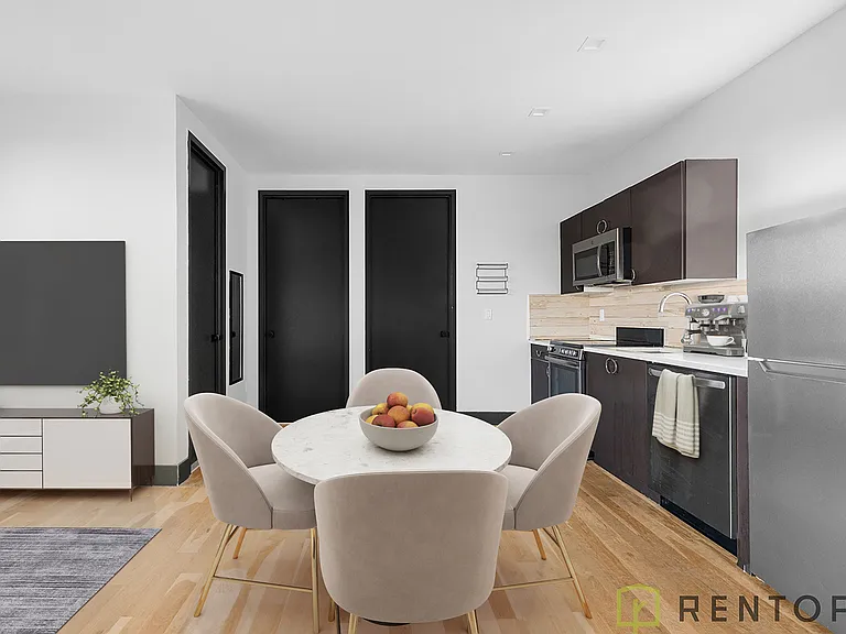 484 Seneca Ave #2C — Photo 1
