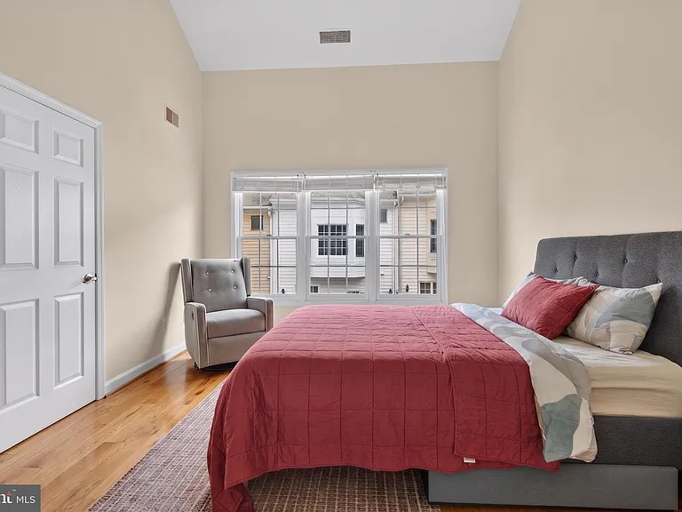 8814 Hunting Lodge Ct — Photo 33