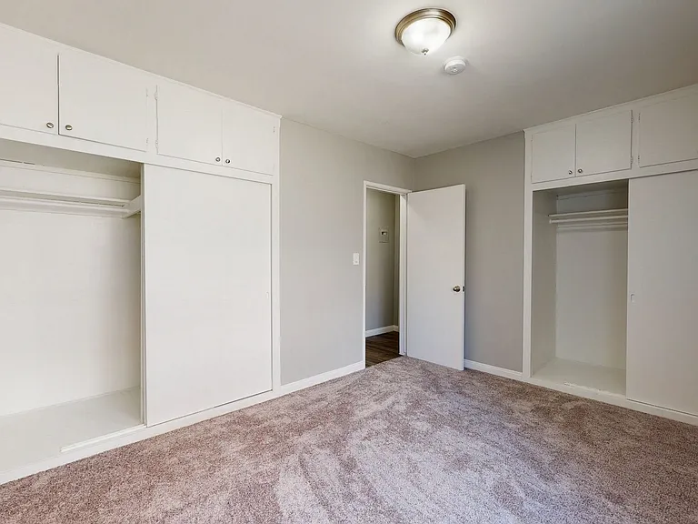 Overland Avenue Apartments — Photo 28