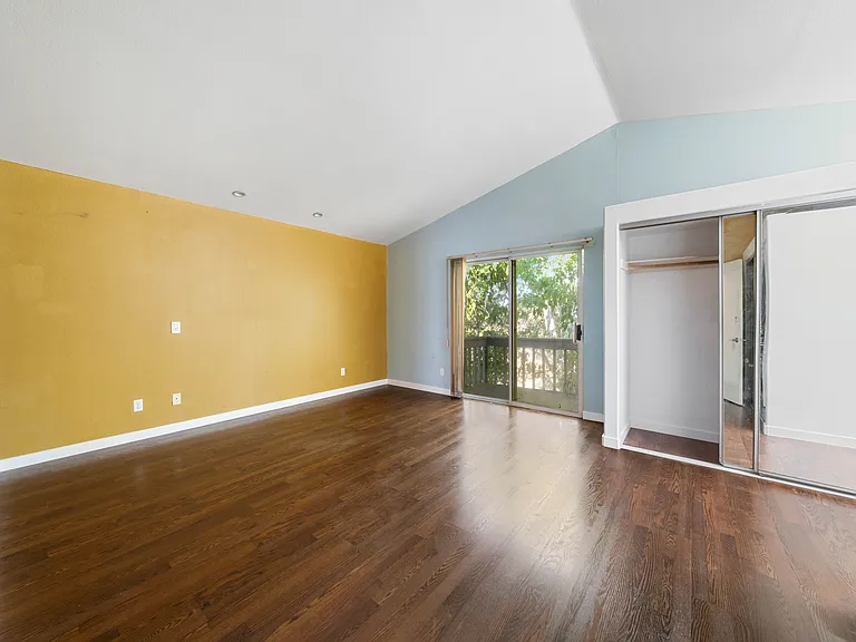 5057 Keeney St — Photo 9
