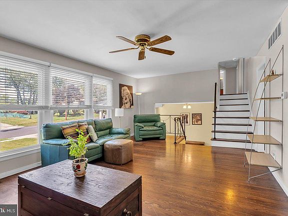 2nd image of 1105 Hudson Ave