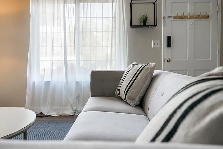Pacific Garden Apartments — Photo 12