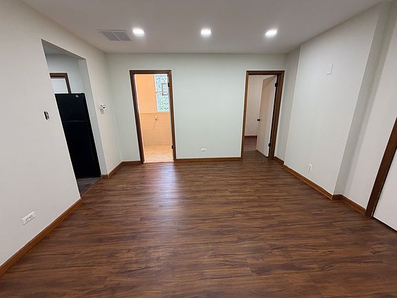 5th image of 4107 S Archer Ave #1R