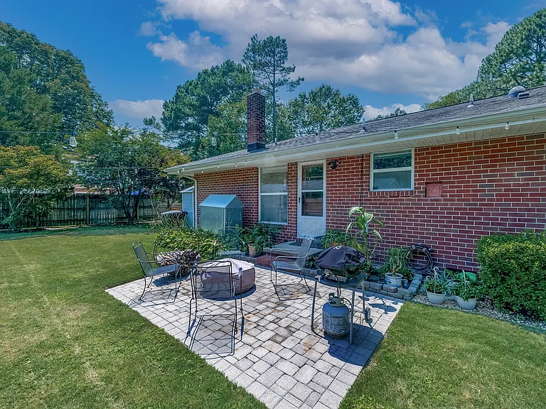 504 Kirkwood Ln — Photo 35