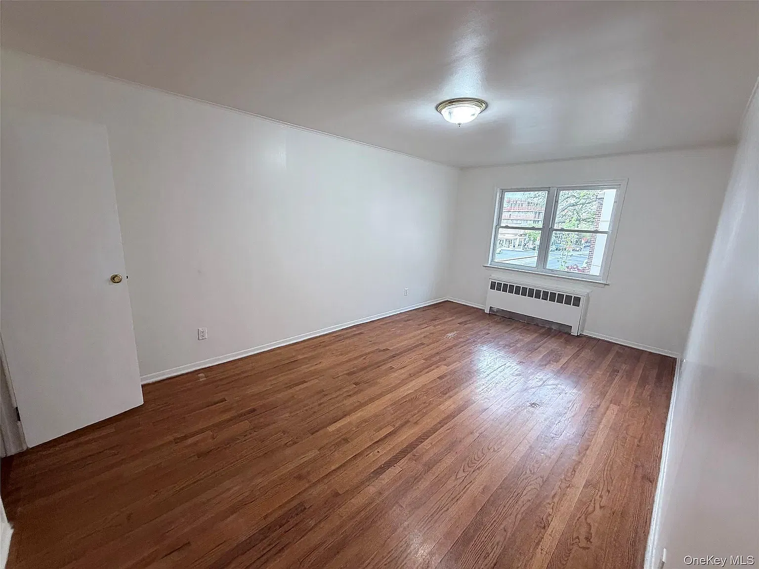 3 bed, 1000 sqft, $3,500 — Photo 3
