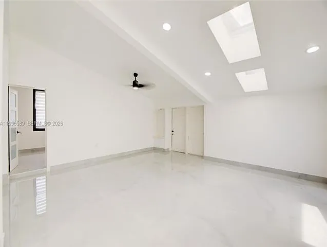 17101 SW 48th St — Photo 8