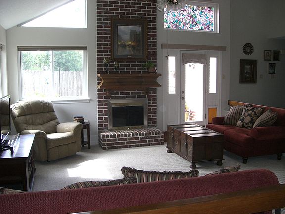 3rd image of 634 Mistycreek Dr