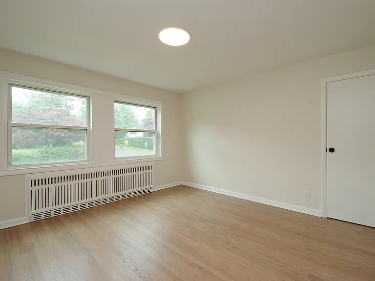 306 Courtland Ave #1 — Photo 4
