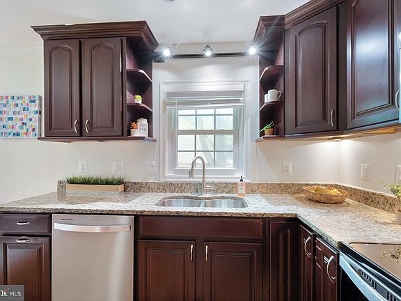 4th image of 5442 Barrister Pl