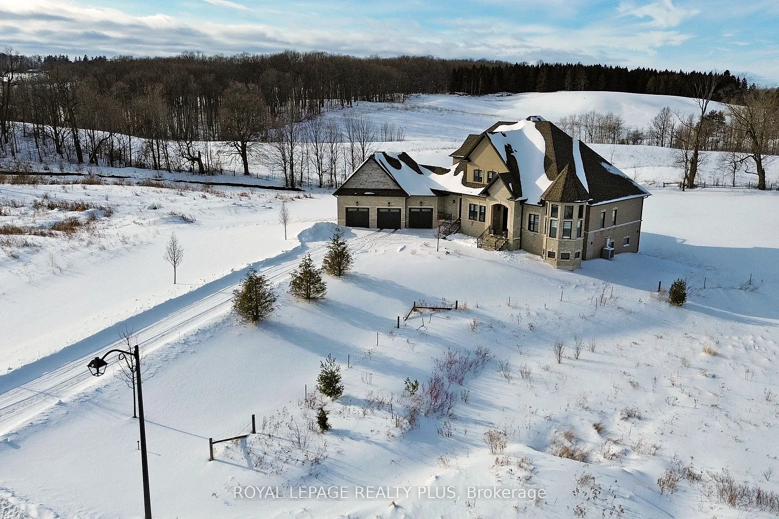 166 Logan Rd photo 1