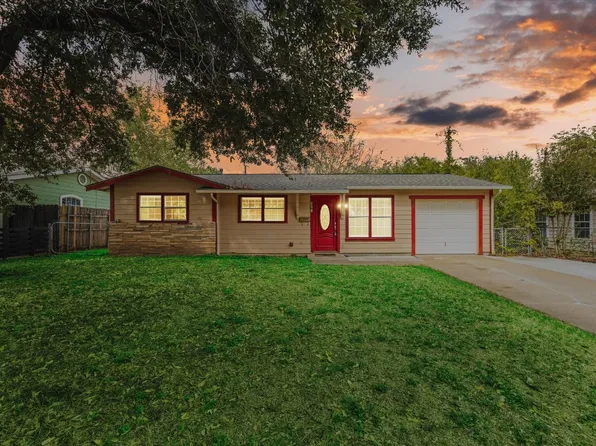 3561 Regal Rd, Fort Worth, TX 76111