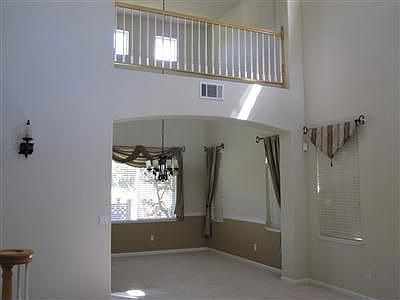 4th image of 2913 Fox Hill Dr