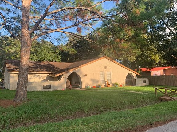 3rd image of 1801 Sunset Ave
