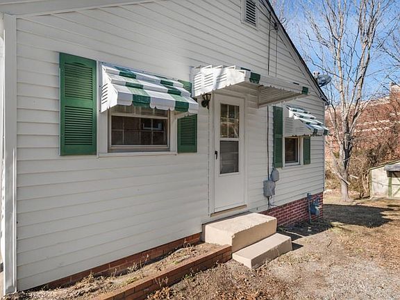 3rd image of 609 Martha Pl
