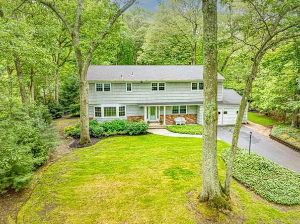 27 Josephine Lane, Northport, NY 11768