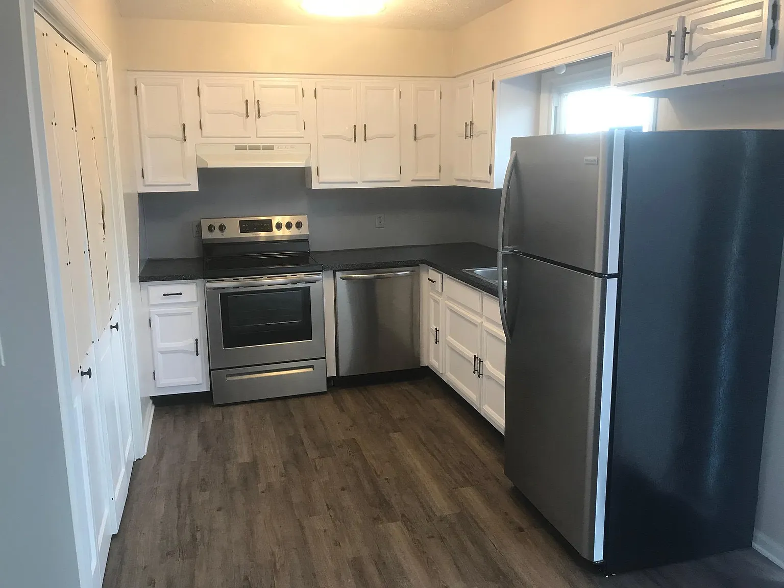 2 bed, 1000 sqft, $1,250 — Photo 4