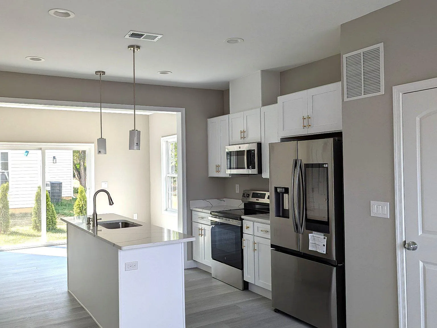 2 bed, 2.5 bath, 1200 sqft, $1,995 — Photo 3