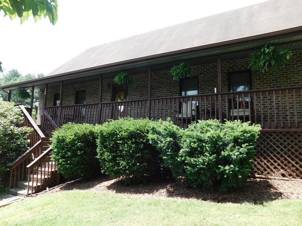 1st image of 389 Peachtree Valley Dr