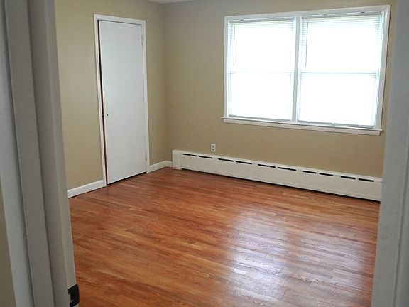 5th image of 111 Ferndale Ave Floor 2