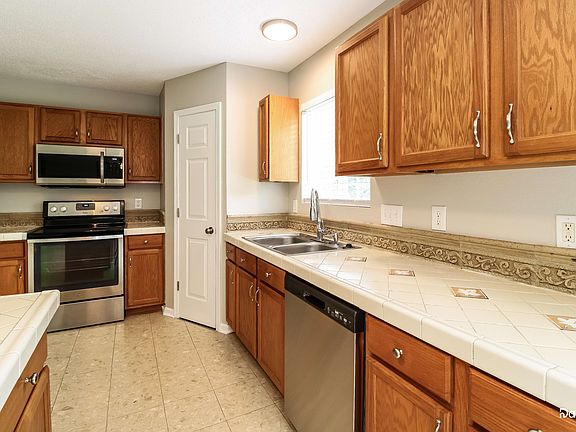 2nd image of 6 Vodington Cir