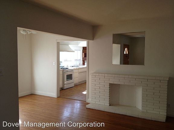 4th image of 2137 N Screenland Dr