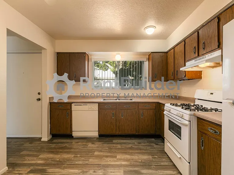 9716 Comanche Rd NE #1 — Photo 2