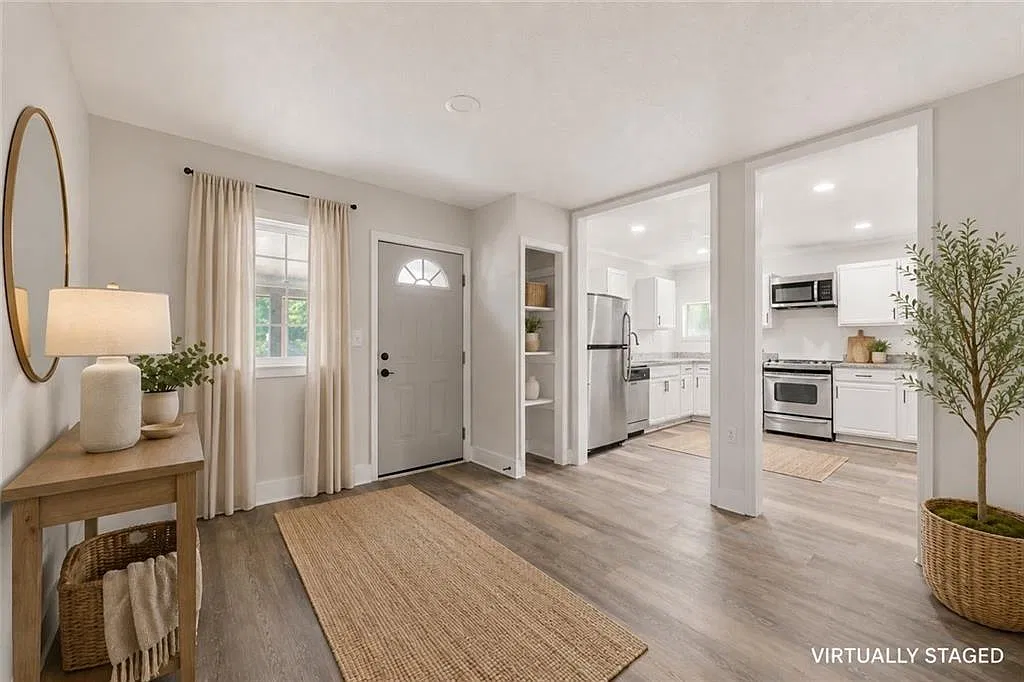 3 bed, 2.0 bath, 1234 sqft, $1,950 — Photo 2