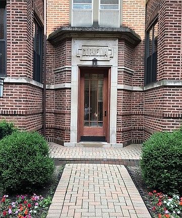 4th image of 739 W Cornelia Ave #739S-2