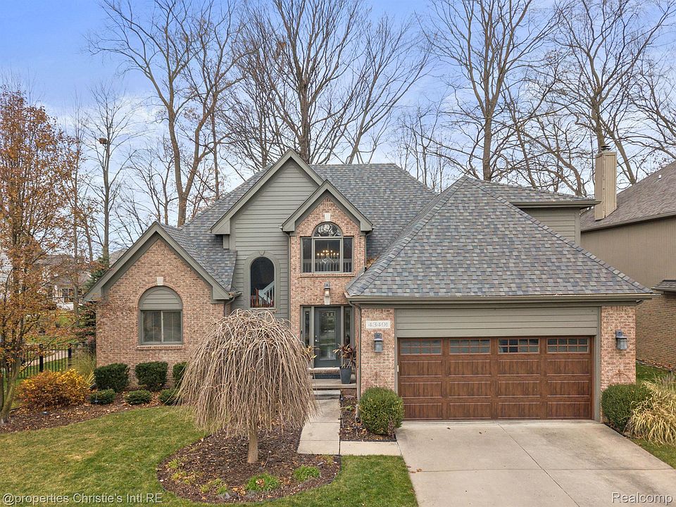 1st image of 43491 Brooks Dr