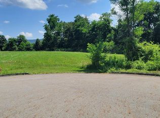 69 Oak Ave, Halifax, PA 17032