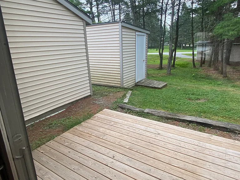 142 Husson Ave — Photo 8