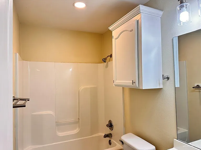 1913 W Western Dr #2 — Photo 8