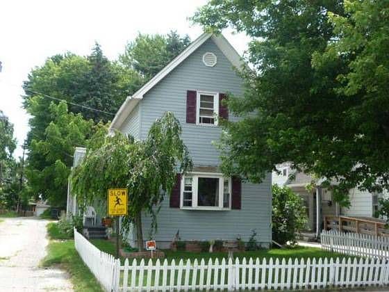 1st image of 214 S Poplar St