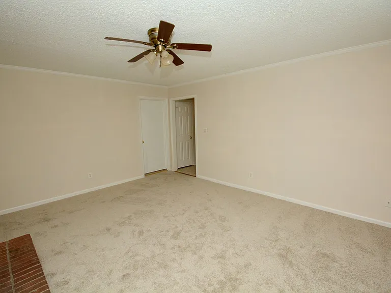 1217 Reardon Cir — Photo 21
