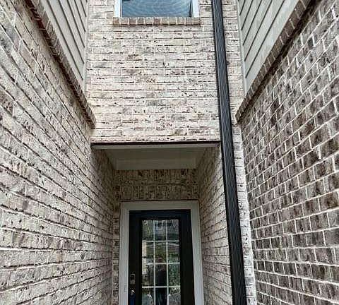 3rd image of 950 Sunny Lake Dr