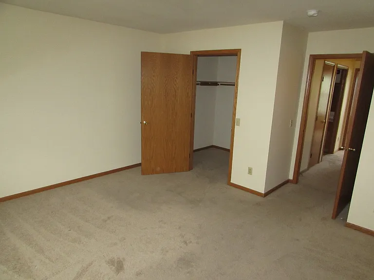 1329 Glacier Hill Dr — Photo 10