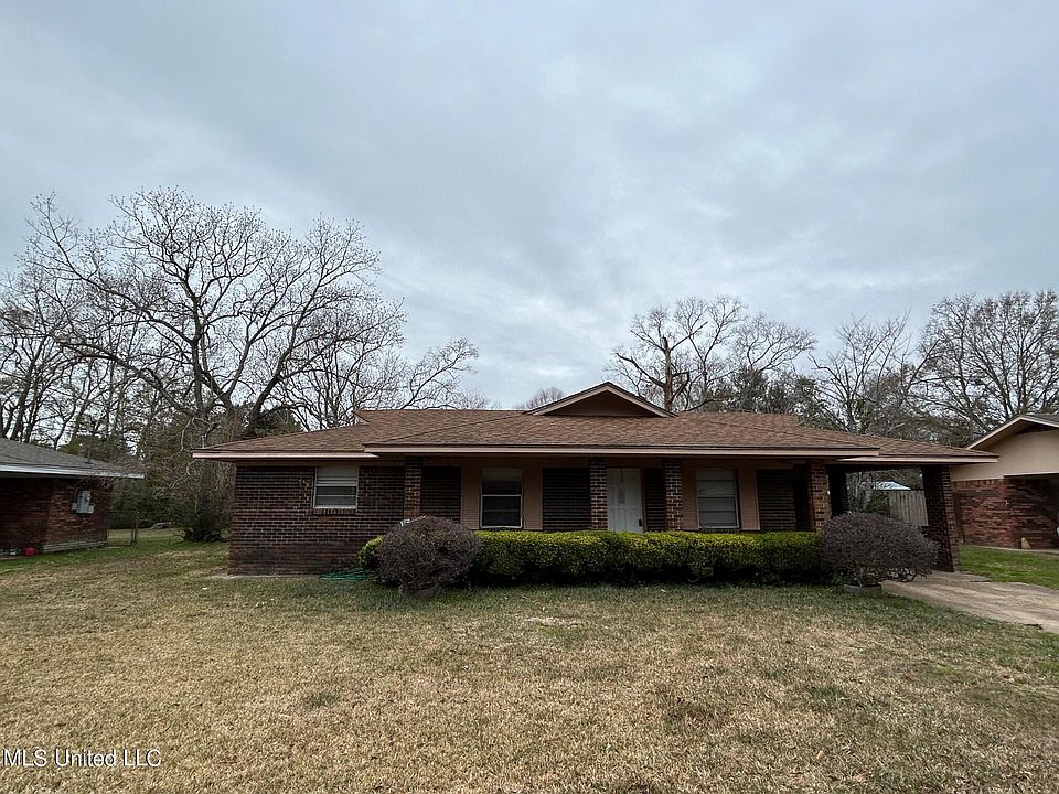 1st image of 107 Clarence Dr