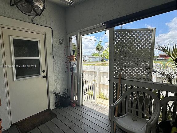 4th image of 21441 NW 7th Ct
