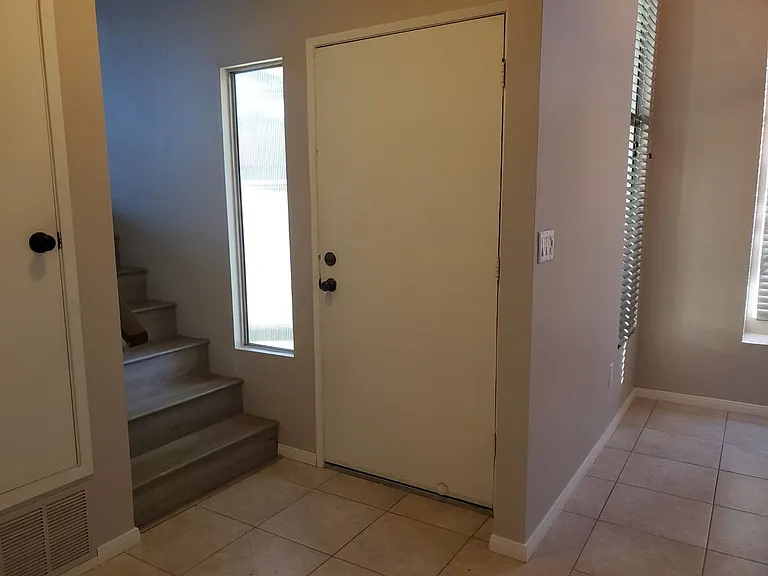 1504 Bobwhite Ln — Photo 2