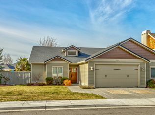 1228 Quail Hollow Dr, Medford, OR 97504