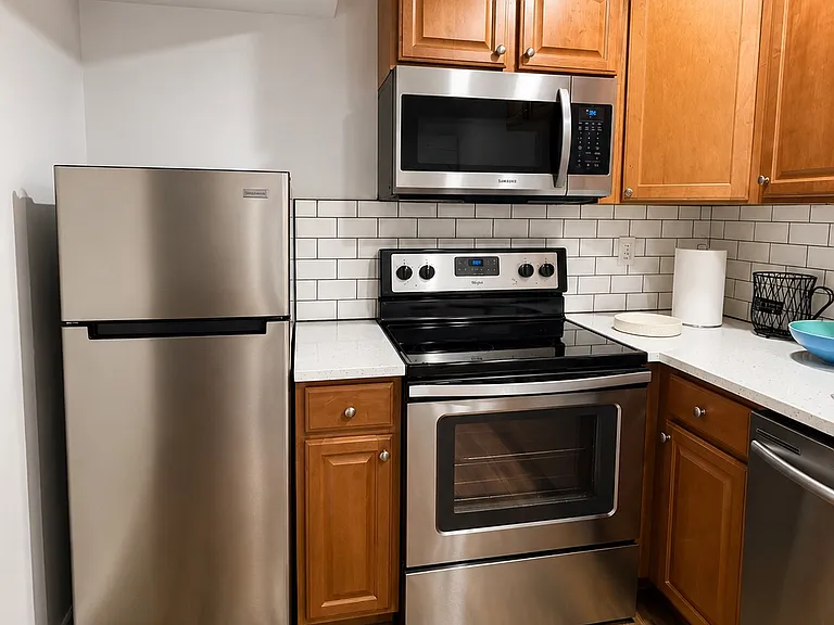 Whitfield Ct — Photo 12