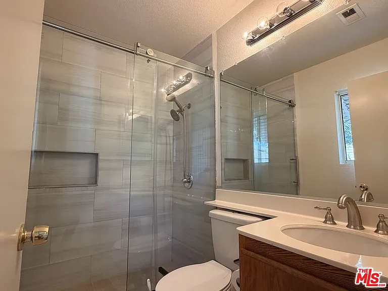 3246 Laurel Ave — Photo 14