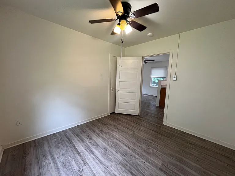 310 N Bennett St — Photo 4