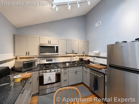 2nd image of 30 Warner St