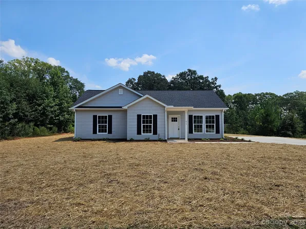 615 Sunset Cir, Lancaster, SC 29720
